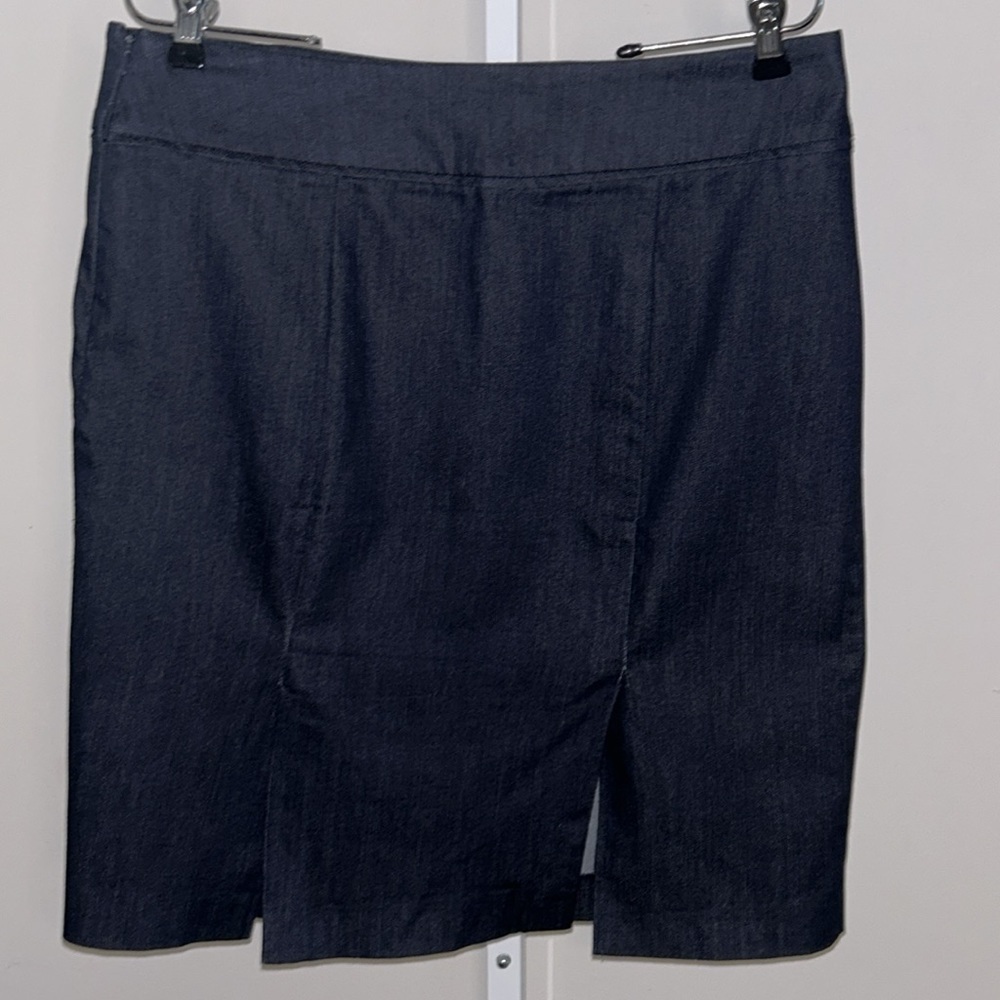New York & Company Sexy Denim Pencil Skirt Size 8 - Picture 3 of 9